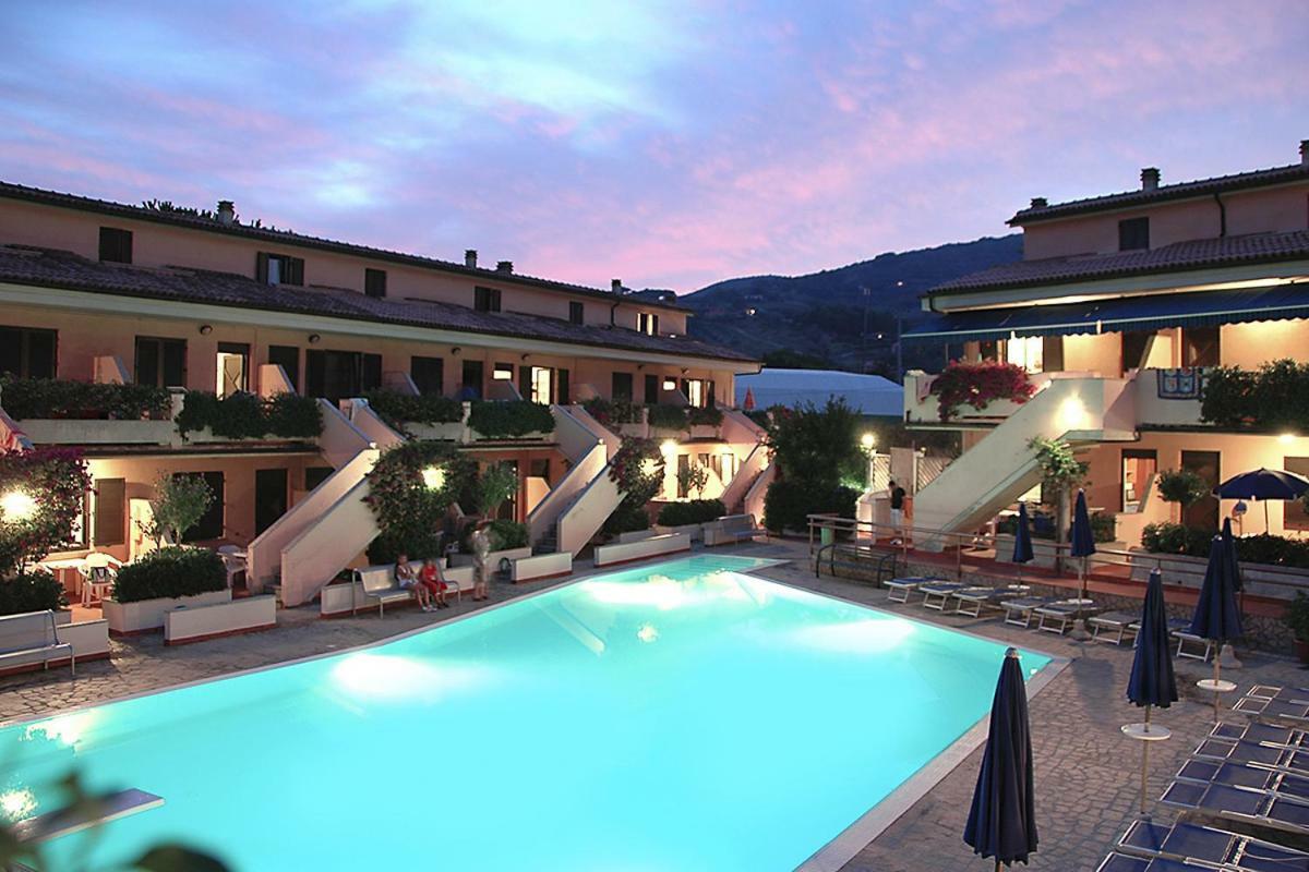 Elba Vip Aparthotel Porto Azzurro Exterior photo