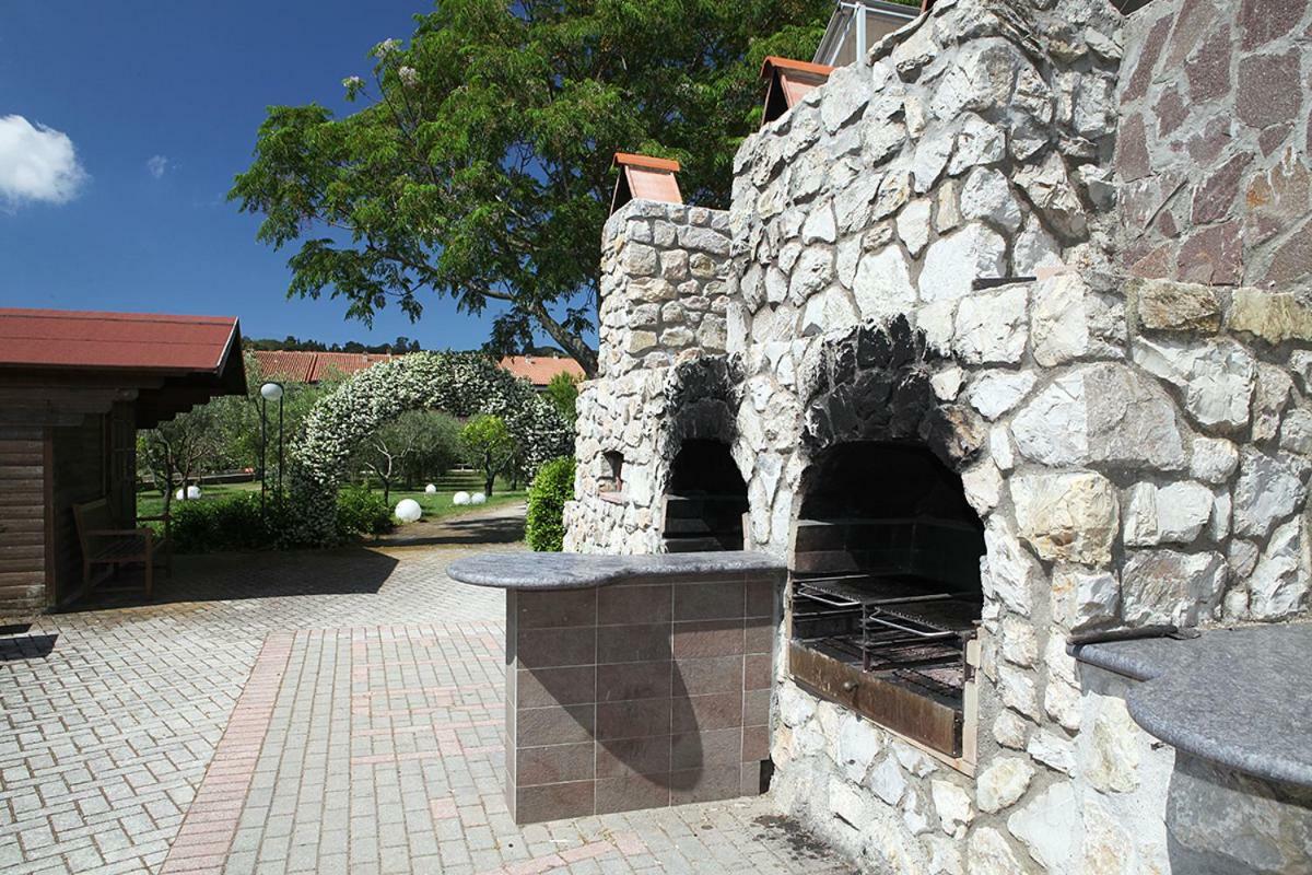 Elba Vip Aparthotel Porto Azzurro Exterior photo
